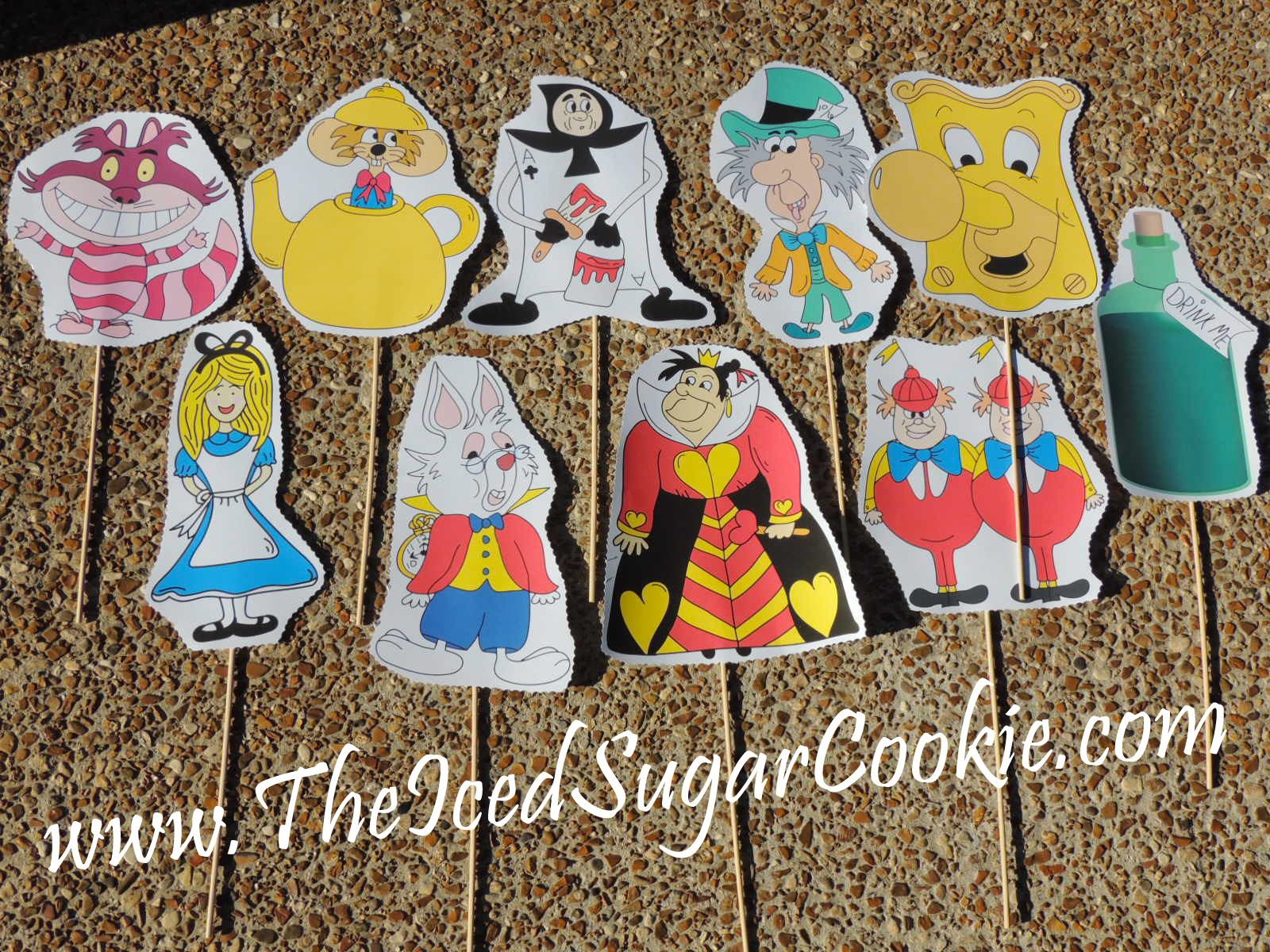 Diy Birthday Blog: Alice In Wonderland Photo Booth Props And with regard to Free Alice in Wonderland Photo Booth Printables